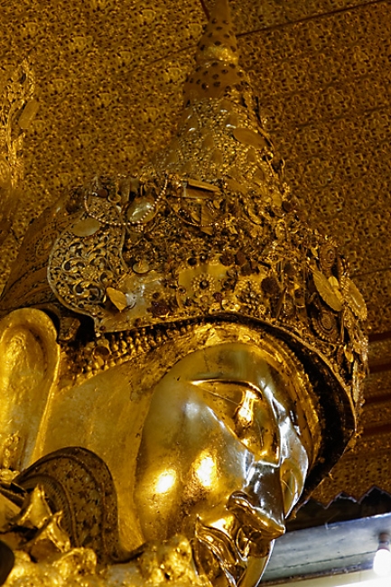 Mandalay-Bouddha Mahamuni-068